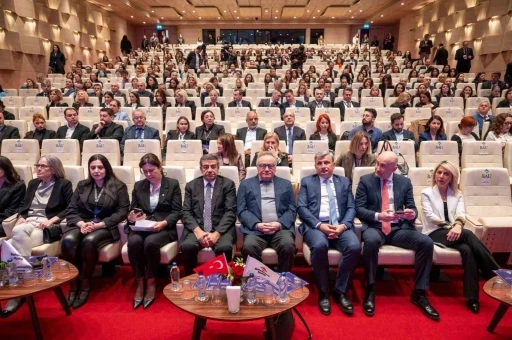 Bah&ccedil;eşehir Koleji "Erken &Ccedil;ocuklukta Aile, Okul ve Değerler Sempozyumu" d&uuml;zenledi
