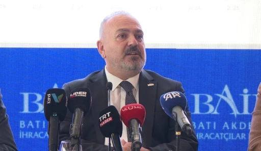 BAİB Başkanı ihracat toplantısında rahatsızlanıp s&ouml;zlerini yarıda kesmek zorunda kaldı
