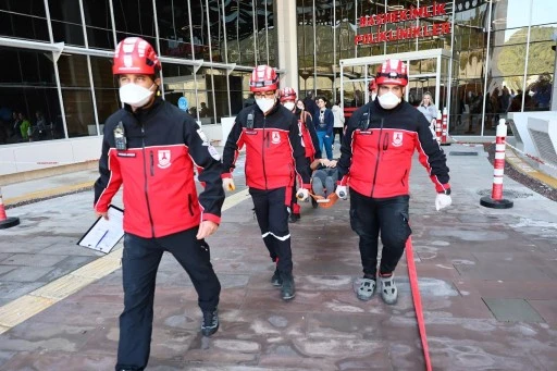 BAK ekipleri hastanedeki deprem-yangın tatbikatında