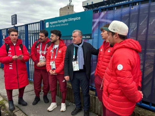 Bakan Bak, İtalya&rsquo;da milli sporcuları ziyaret etti
