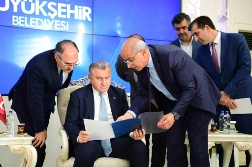 Bakan Bak: &quot;Güzel projeler kazandırıldıkça gençlerimiz faydalanacak, desteklerimiz 2026’da da devam edecek&quot;
