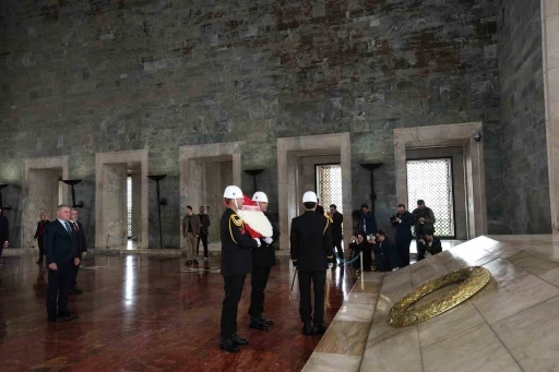 Bakan Bak&rsquo;tan Anıtkabir&rsquo;e ziyaret
