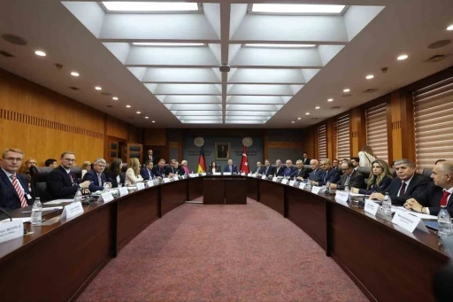 Bakan Bolat: "Almanya vizelerinde ret oranı y&uuml;zde 25&rsquo;lerden y&uuml;zde 14&rsquo;e geriledi"
