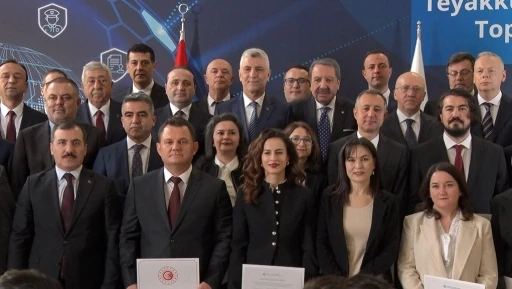 Bakan Bolat: "Milli Ekonominin temeli g&uuml;&ccedil;l&uuml; g&uuml;mr&uuml;klerdir"
