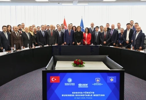 Bakan Bolat, T&uuml;rk ve Kosovalı iş adamlarıyla bir araya geldi

