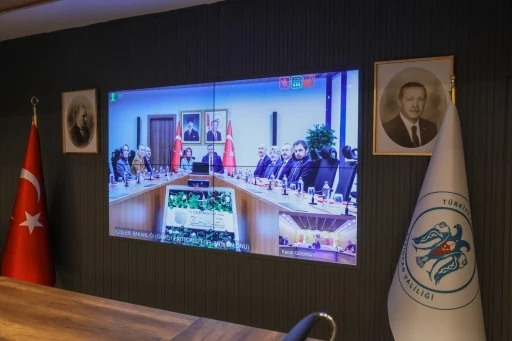 Bakan &Ccedil;ift&ccedil;i: "Sosyal risk haritalarıyla sahada etkin m&uuml;dahale sağlanacak"

