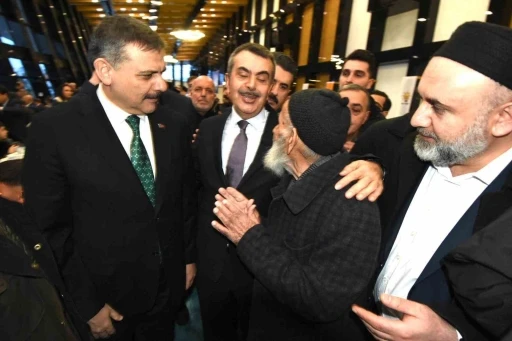 Bakan &Ccedil;ift&ccedil;i ve Bakan Tekin, Erzurum&rsquo;da 4 bin kişiyle iftarda buluştu
