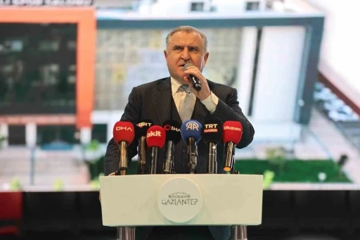 Bakan Dr. Osman Aşkın Bak: "&Ccedil;ocuklarımız ve gen&ccedil;lerimiz abur cuburdan uzak dursun"
