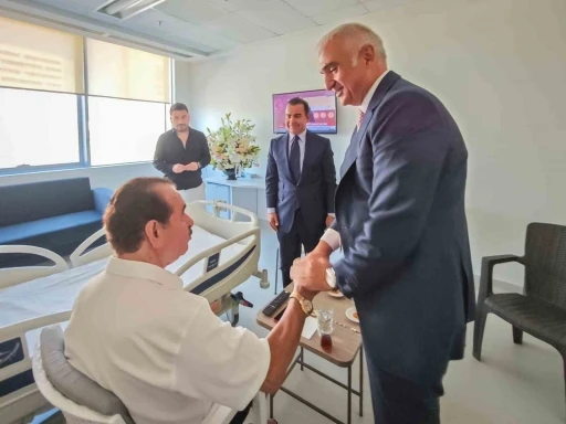 Bakan Ersoy&rsquo;dan İbrahim Tatlıses&rsquo;e ge&ccedil;miş olsun ziyareti
