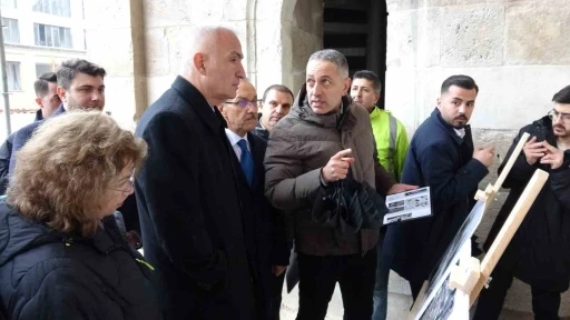 Bakan Ersoy, Malatya&rsquo;da onarımı s&uuml;ren k&uuml;lt&uuml;r varlıklarını inceledi
