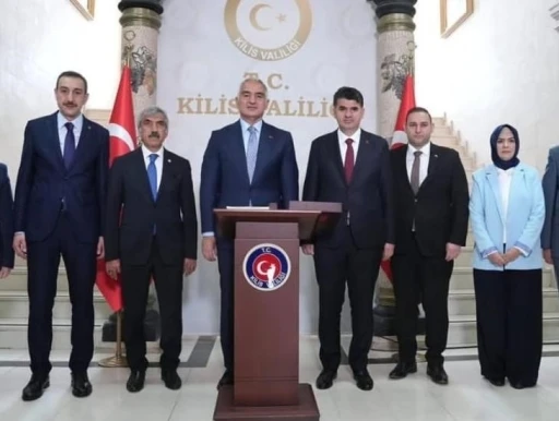 Bakan Ersoy: "Ateş &ccedil;emberinin i&ccedil;inde T&uuml;rkiye bir huzur ve g&uuml;ven limanı olarak farkını ortaya koymuştur"
