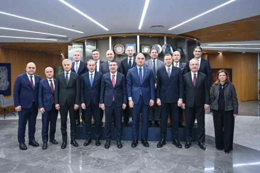 Bakan Ersoy: "B&ouml;lgesel krizlere rağmen turizm sekt&ouml;r&uuml;nde g&uuml;&ccedil;l&uuml; bir performans ortaya koyduk"
