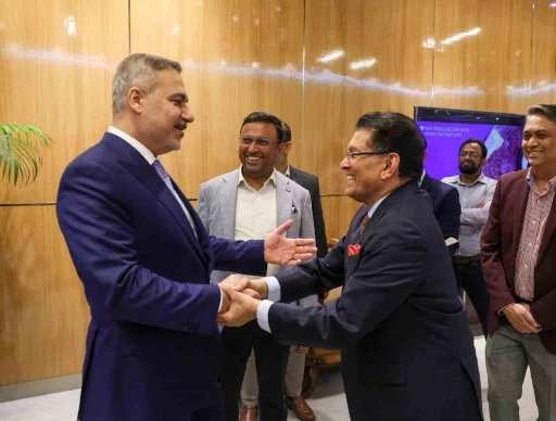 Bakan Fidan, Bangladeş&rsquo;te mevkidaşı Rahman ile bir araya geldi
