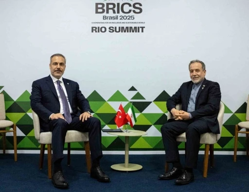 Bakan Fidan, İranlı mevkidaşı Abbas Arakçi ile görüştü
