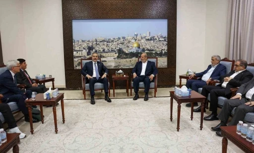 Bakan Fidan, Katar Başbakan Yardımcısı ve Savunma Bakanı Al Thani ile bir araya geldi
