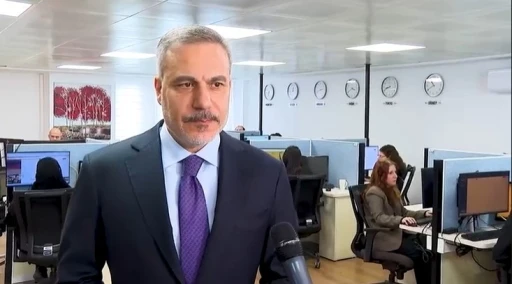 Bakan Fidan: "Konsolosluk &Ccedil;ağrı Merkezinde d&uuml;nyanın d&ouml;rt bir tarafında bulunan vatandaşlarımızın sorularına cevap verilmekte"
