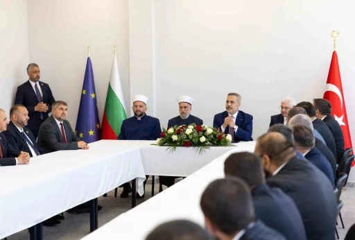 Bakan Fidan, Sofya Y&uuml;ksek İslam Enstit&uuml;s&uuml;&rsquo;n&uuml; ziyaret etti
