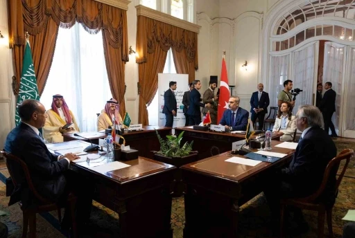 Bakan Fidan, T&uuml;rkiye-Mısır-Pakistan-Suudi Arabistan Dışişleri Bakanları D&ouml;rd&uuml;nc&uuml; Toplantısı&rsquo;na katıldı

