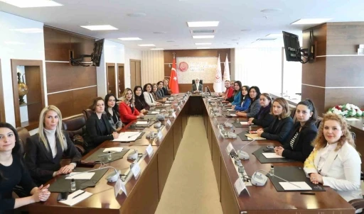 Bakan G&ouml;ktaş baroların kadın ve &ccedil;ocuk hakları komisyonu temsilcileriyle bir araya geldi

