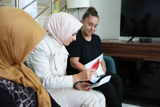 Bakan Göktaş, Cumhurbaşkanı Erdoğan’ın &quot;Terörsüz Türkiye&quot; mektubunu Yalova’da şehit ailesine ulaştırdı
