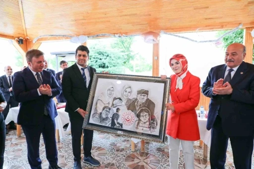 Bakan Göktaş, Engelsiz Yaşam Bakım Rehabilitasyon ve Aile Danışma Merkezi’nde incelemede bulundu
