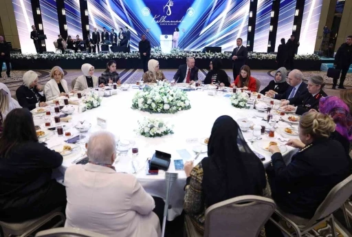 Bakan G&ouml;ktaş: "Gen&ccedil; kızlarımızın &ouml;n&uuml;n&uuml; a&ccedil;mayı T&uuml;rkiye Y&uuml;zyılı beşeri sermayesini g&uuml;&ccedil;lendiren stratejik bir adım olarak g&ouml;r&uuml;yoruz"
