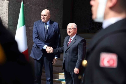 Bakan Güler İtalya Savunma Bakanı Guido Crosetto ile bir araya geldi
