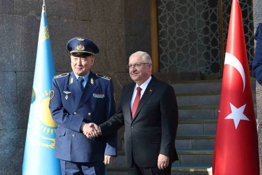 Bakan Güler, Kazakistan’ın Savunma Bakanı Dauren Kosanov ile görüştü
