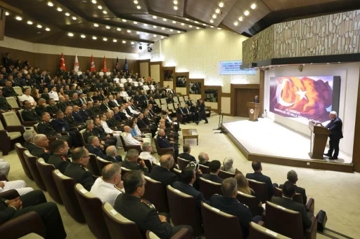 Bakan G&uuml;ler: "Ter&ouml;rs&uuml;z T&uuml;rkiye hedefi yalnızca bir g&uuml;venlik politikası olarak değerlendirilmemeli"
