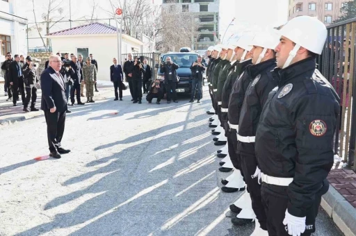 Bakan G&uuml;ler: "T&uuml;rkiye, &ccedil;atışmanın değil barışın ve sağduyunun tarafında yer almaktadır"
