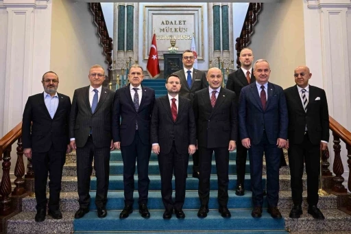 Bakan G&uuml;rlek: "10 yılı doldurmayan bir hakim, ticaret mahkemesi başkanı olmayacak"
