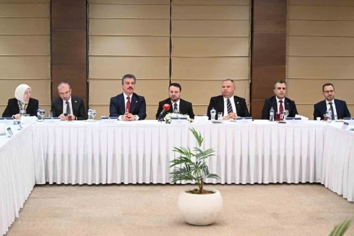 Bakan G&uuml;rlek: "İzmir, Ankara ve İstanbul&rsquo;da bir irtibat b&uuml;rosu kuracağız"
