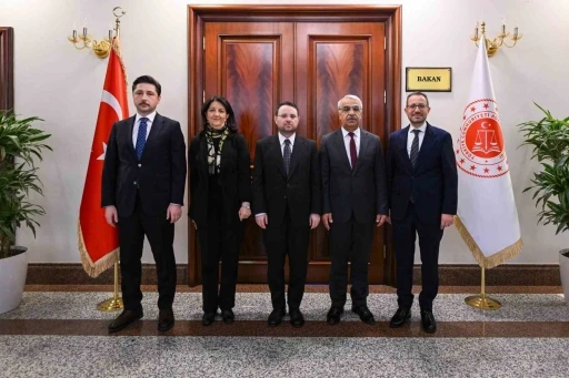 Bakan G&uuml;rlek: "&lsquo;Ter&ouml;rs&uuml;z T&uuml;rkiye&rsquo; s&uuml;recine ilişkin &ccedil;alışmaları ele aldık"
