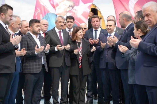 Bakan Kacır: T&uuml;rkiye &uuml;retimde g&uuml;c&uuml;n&uuml; artırıyor, yeni OSB ile istihdam b&uuml;y&uuml;yor
