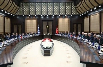 Bakan Kacır, Yunan mevkidaşı Theodorikakos ile bir araya geldi
