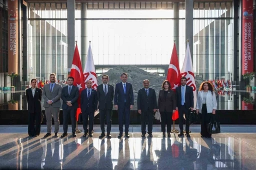 Bakan Kurum, &Ccedil;inli şirketlerin y&ouml;neticileriyle g&ouml;r&uuml;şt&uuml;
