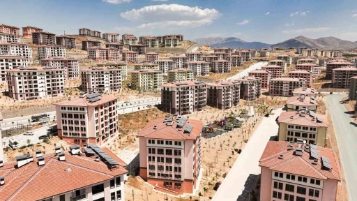 Bakan Kurum, deprem bölgesinde teslim edilen konutların sayısını açıkladı
