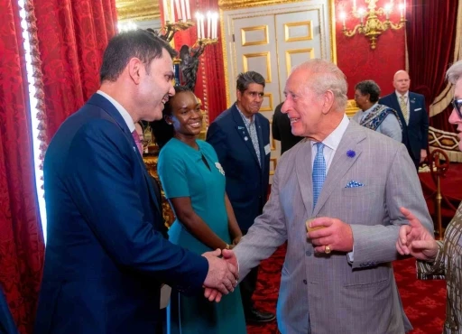 Bakan Kurum, İngiltere Kralı Charles&rsquo;ın ev sahipliğinde d&uuml;zenlenen resepsiyona katıldı
