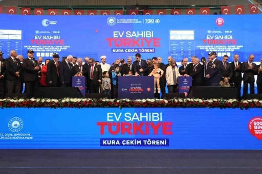 Bakan Kurum: "İstanbul&rsquo;da 100 bin yuvamızın kuralarını &ccedil;ektik, sahiplerini belirledik"

