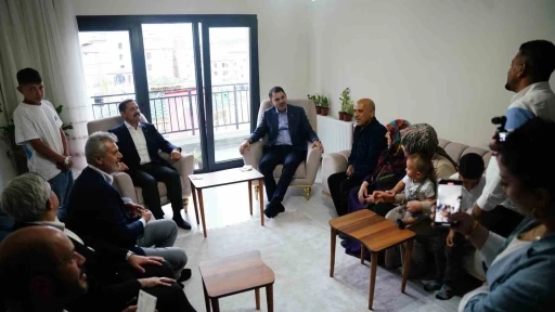 Bakan Kurum: &quot;Tüm vatandaşlarımız evlerine kavuşana kadar çalışacağız&quot;
