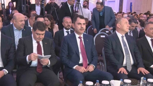 Bakan Kurum: "T&uuml;rkiye asrın felaketini asrın inşa seferberliğine d&ouml;n&uuml;şt&uuml;rm&uuml;ş, şahlanış d&ouml;nemine ge&ccedil;miştir"
