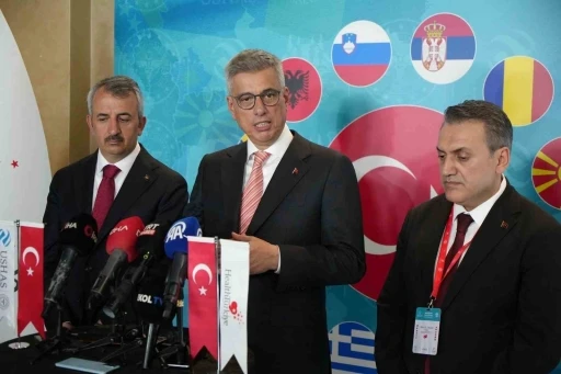 Bakan Memişoğlu: &quot;(İstanbul depremi) Şu anda hastanelerimizde 32 yaralımız var, durumları iyi&quot;

