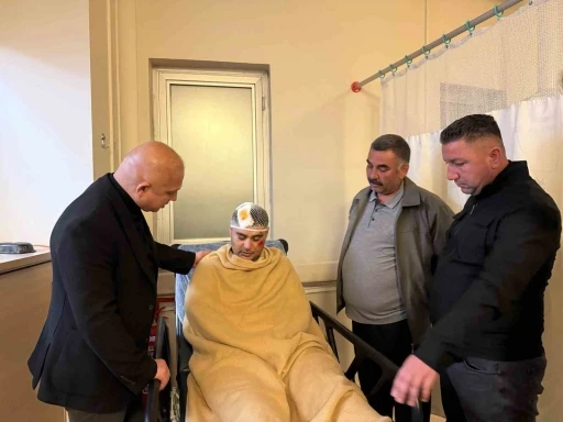 Bakan Önal’dan trafik kazası geçiren personele &quot;geçmiş olsun&quot; ziyareti
