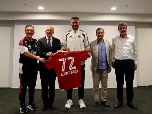 Bakan Şimşek, Bolu kampındaki Batman Petrolspor&rsquo;u ziyaret etti
