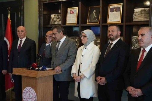 Bakan Tekin: &quot;Balıkesir’de 22 yılda 17 milyar TL’lik yatırım yaptık&quot;
