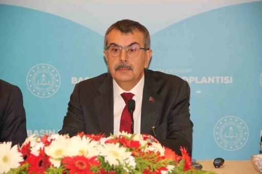 Bakan Tekin: "Ge&ccedil;mişiyle gurur duyacak bir nesil yetiştirmemiz gerekiyor"
