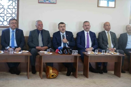 Bakan Tekin: "M&uuml;fredatımızın i&ccedil;erisine &ccedil;ocuklarımızın dini inan&ccedil;larını &ouml;ğrenebilecekleri yeni dersler ekledik"
