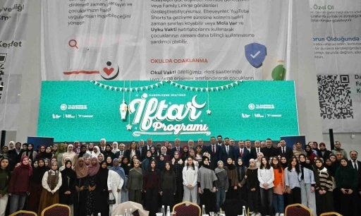 Bakan Uraloğlu: "15 yaşından k&uuml;&ccedil;&uuml;k &ccedil;ocuklar sosyal paylaşım sitelerinde hesap a&ccedil;amayacak"
