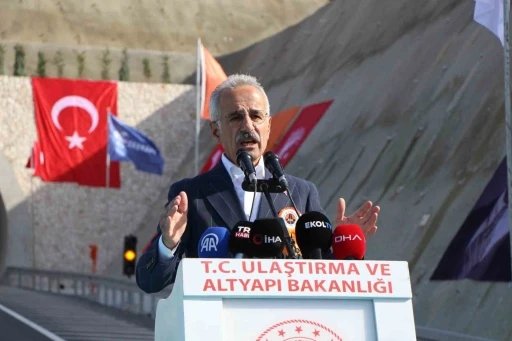 Bakan Uraloğlu: &quot;Badal Tüneli’nin kıymetini uzun yol şoförlerimiz bilir&quot;
