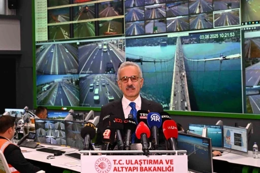 Bakan Uraloğlu: &quot;Bayram süresince devlet ve il yollarından oluşan 68 bin 620 kilometrelik yol ağımızda 7/24 görev başında kalacağız&quot;
